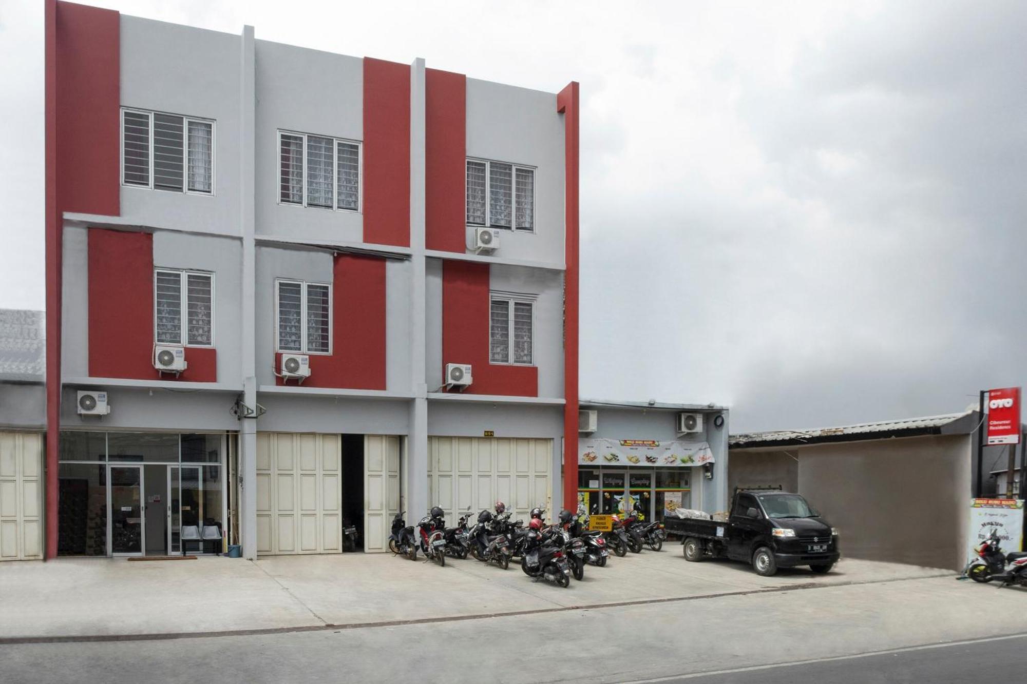 Super Oyo 2183 Cibeureum Residence Bandung Luaran gambar